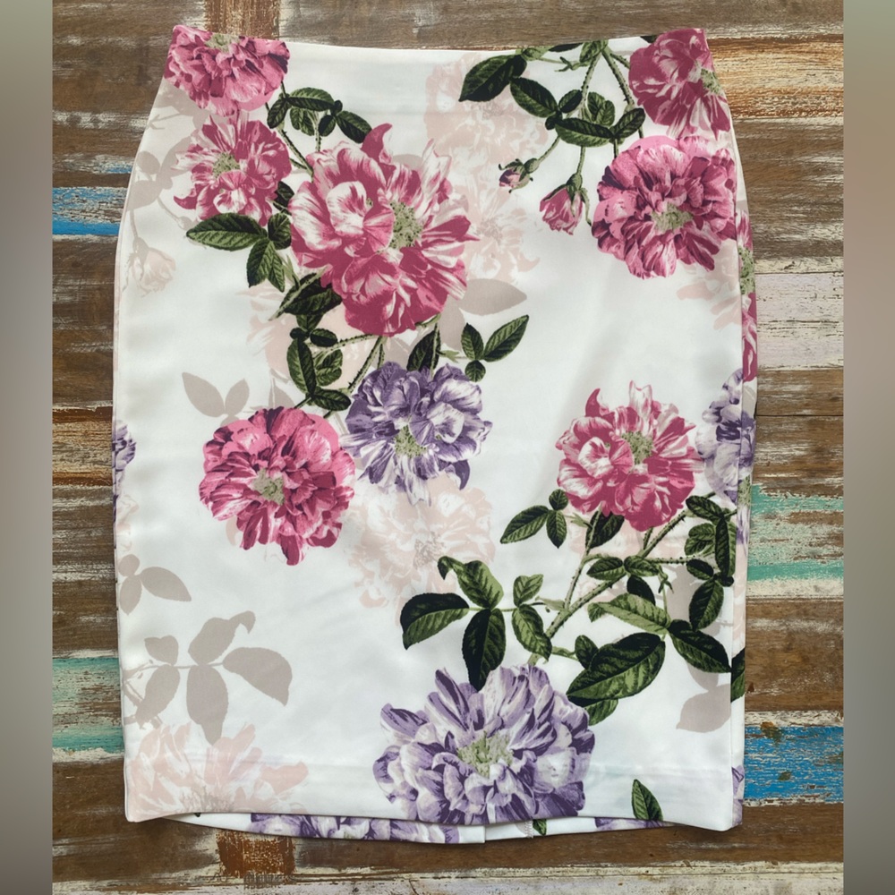 Ann Taylor factory pink and purple floral pencil skirt